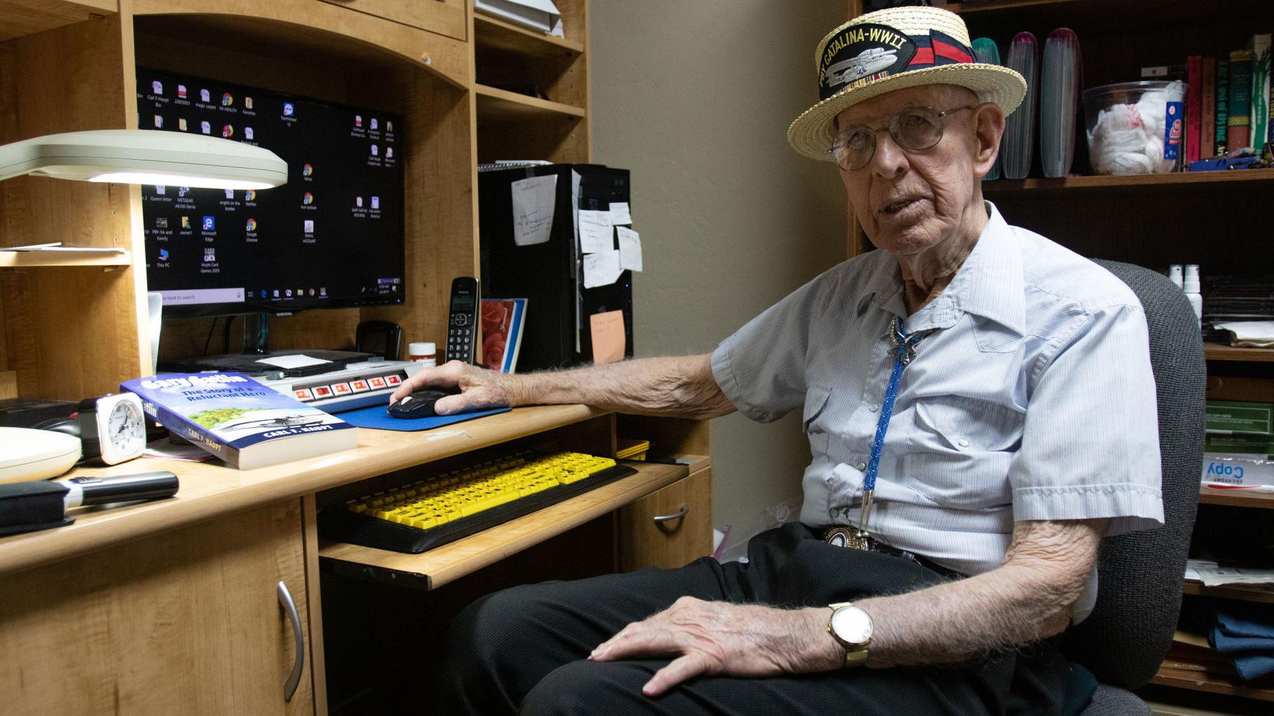 WWII vet who hosted Tucson luncheon hopes his books will help others
